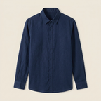 Camisa azul marino flatlay