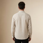 Camisa beige vista trasera