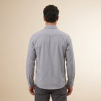 Camisa gris vista trasera